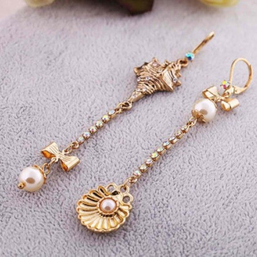 Ocean Pearl Shell Hoop Earring